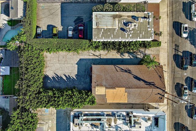 15217 Burbank Boulevard, Van Nuys, CA 91411