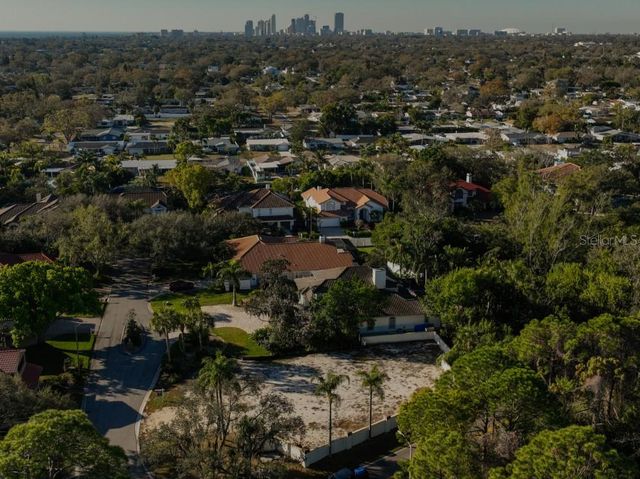 4690 LAUREL OAK LANE NE, St Petersburg, FL 33703