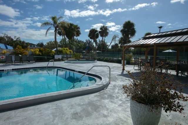 4690 LAUREL OAK LANE NE, St Petersburg, FL 33703