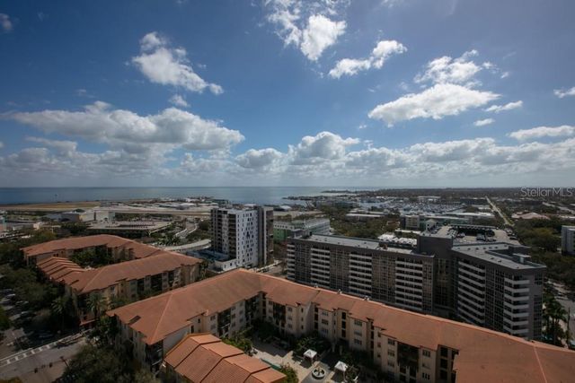 4690 LAUREL OAK LANE NE, St Petersburg, FL 33703