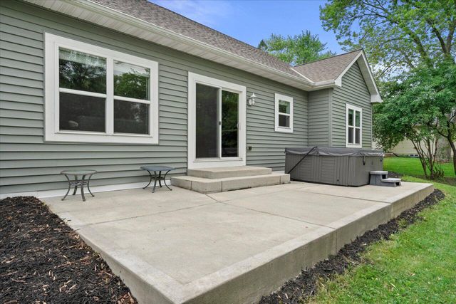 3710 W Drexel AVENUE, Franklin, WI 53132