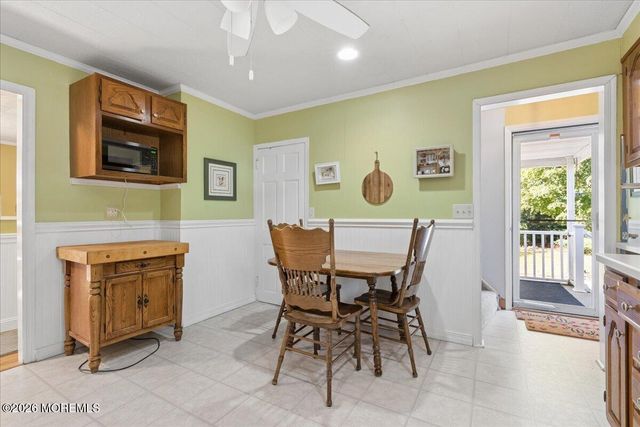 9 Ikes Lane, Manalapan, NJ 07726