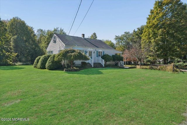 9 Ikes Lane, Manalapan, NJ 07726