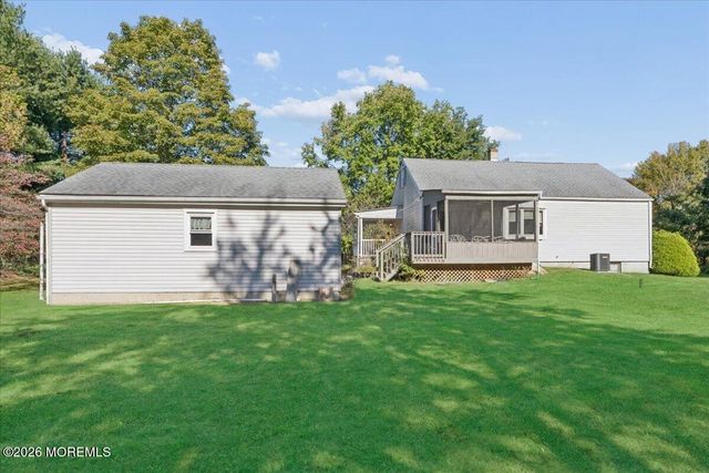 9 Ikes Lane, Manalapan, NJ 07726