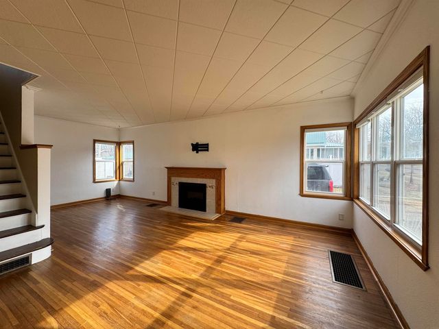 910 Campbell Avenue, Waterloo, IA 50701