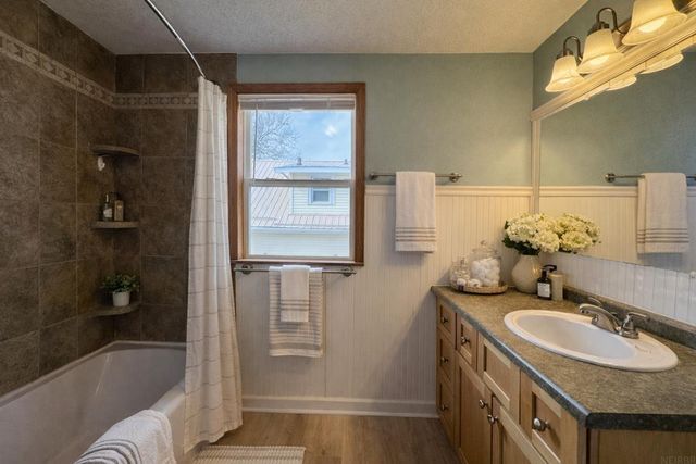 910 Campbell Avenue, Waterloo, IA 50701