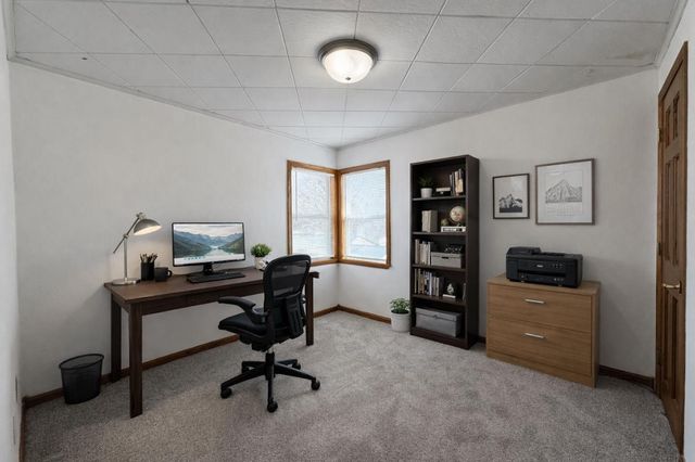 910 Campbell Avenue, Waterloo, IA 50701