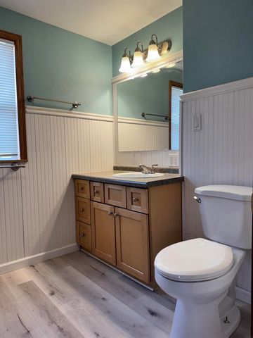 910 Campbell Avenue, Waterloo, IA 50701