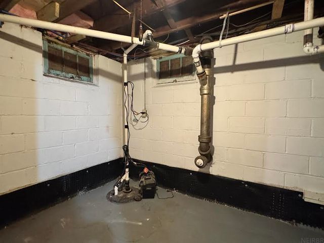 910 Campbell Avenue, Waterloo, IA 50701