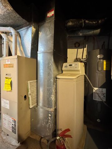 910 Campbell Avenue, Waterloo, IA 50701