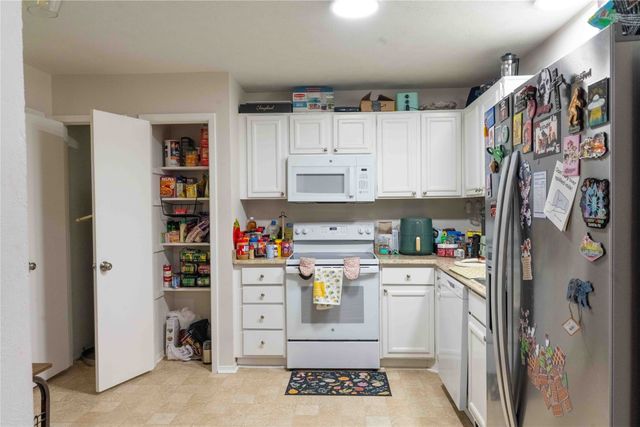 725 Sweetbriar Drive, Lewisville, TX 75067