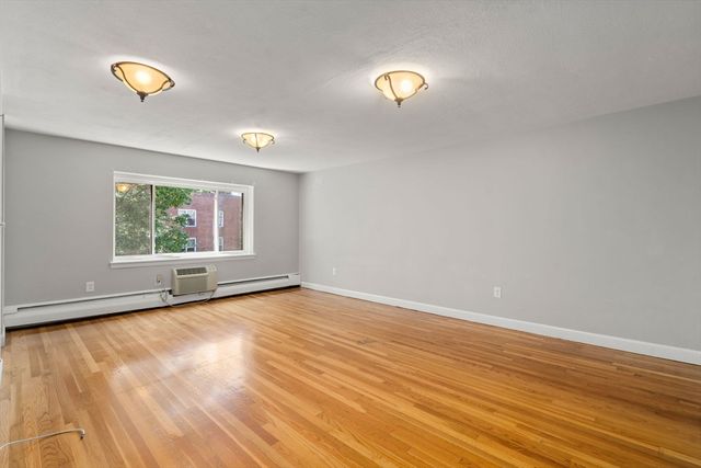 133 Beaconsfield Rd 44, Brookline, MA 02445