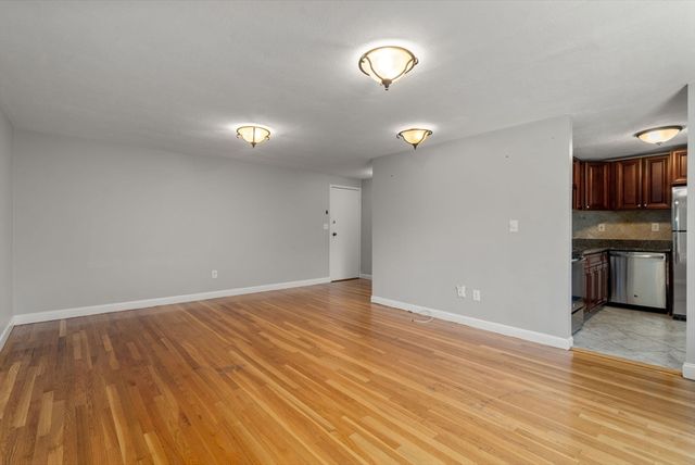 133 Beaconsfield Rd 44, Brookline, MA 02445