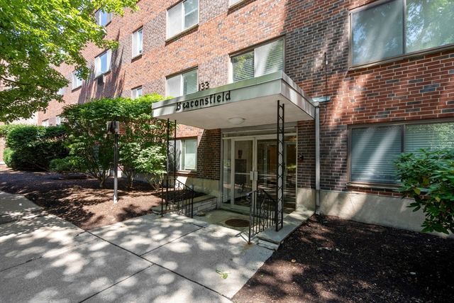 133 Beaconsfield Rd 44, Brookline, MA 02445