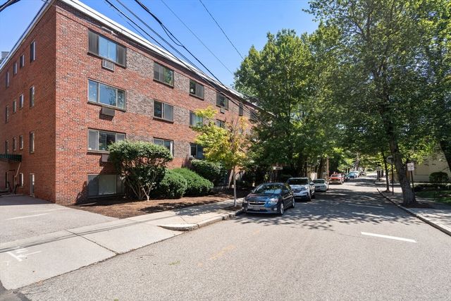 133 Beaconsfield Rd 44, Brookline, MA 02445