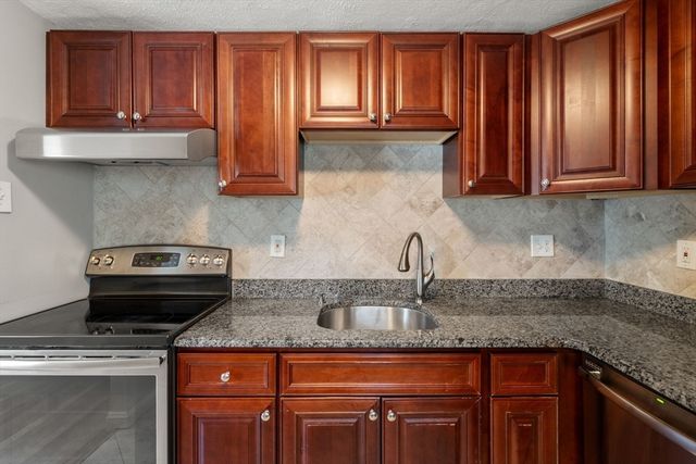 133 Beaconsfield Rd 44, Brookline, MA 02445