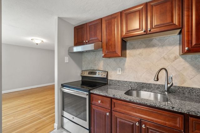 133 Beaconsfield Rd 44, Brookline, MA 02445