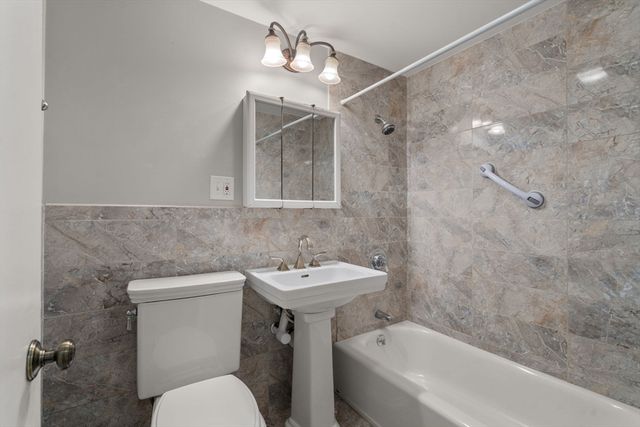 133 Beaconsfield Rd 44, Brookline, MA 02445