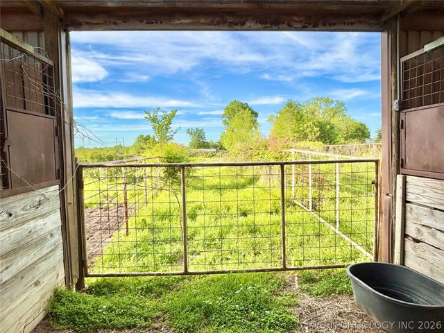 20114 N Tamaha Road B, Stigler, OK 74462