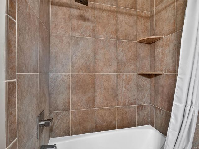 3416 Sun Valley Drive, Fort Wayne, IN 46804
