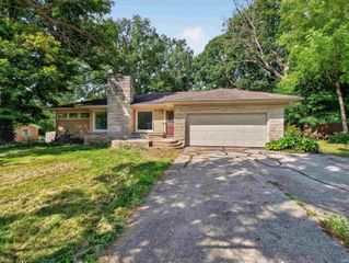 3416 Sun Valley Drive, Fort Wayne, IN 46804