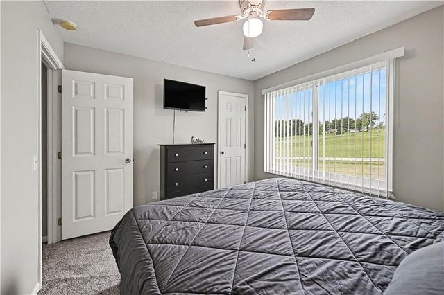 31455 Lyman Lane, Excelsior Springs, MO 64024