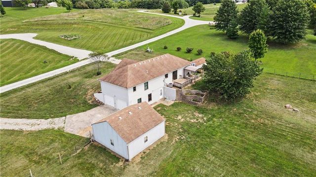 31455 Lyman Lane, Excelsior Springs, MO 64024