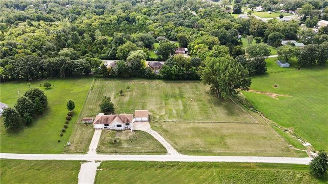 31455 Lyman Lane, Excelsior Springs, MO 64024