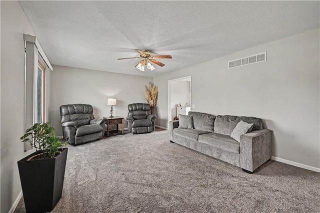 31455 Lyman Lane, Excelsior Springs, MO 64024