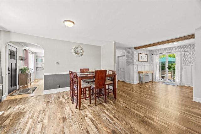 20 Mountain View St, South Hadley, MA 01075