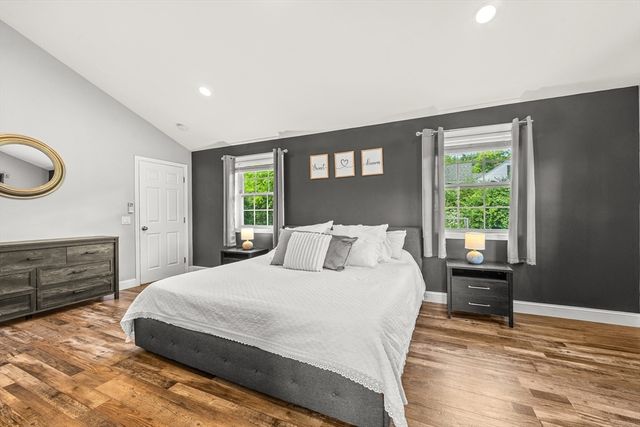 20 Mountain View St, South Hadley, MA 01075