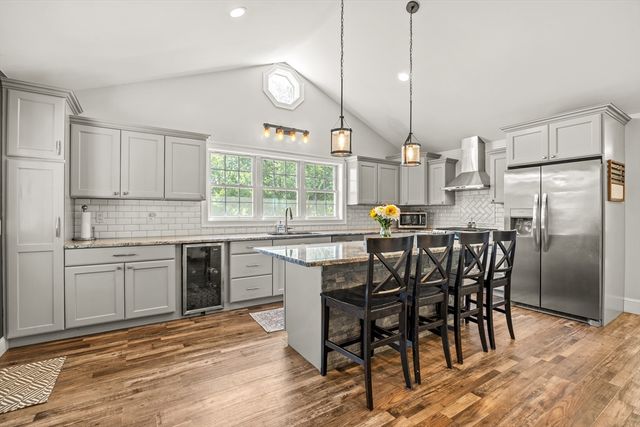 20 Mountain View St, South Hadley, MA 01075