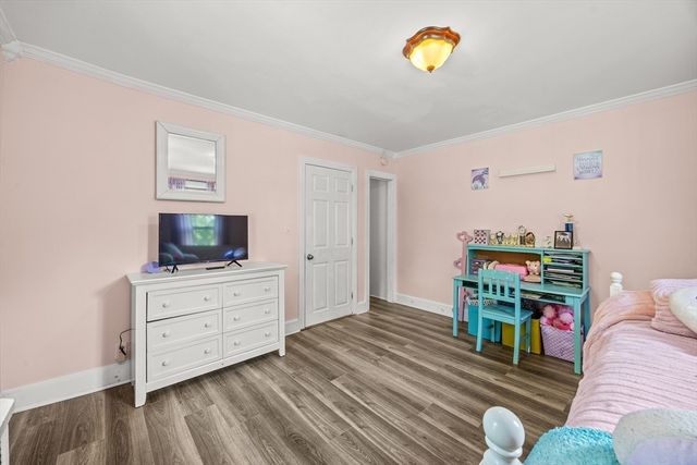 20 Mountain View St, South Hadley, MA 01075