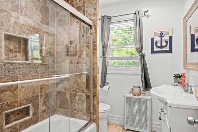 20 Mountain View St, South Hadley, MA 01075