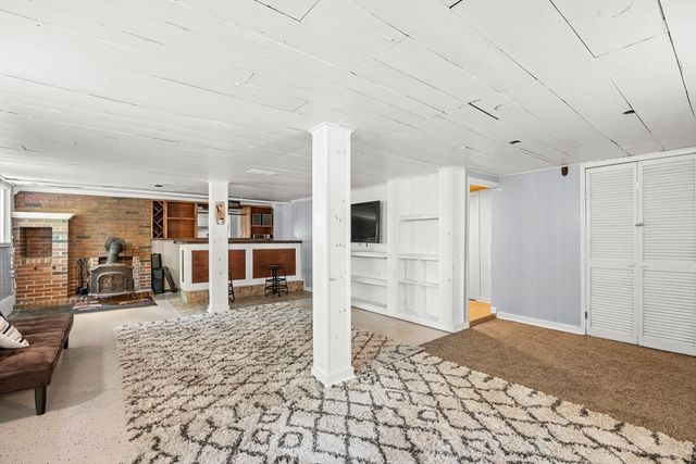 20 Mountain View St, South Hadley, MA 01075