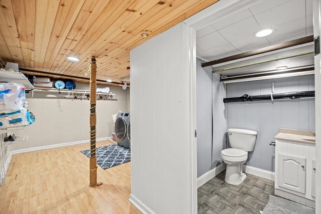 20 Mountain View St, South Hadley, MA 01075