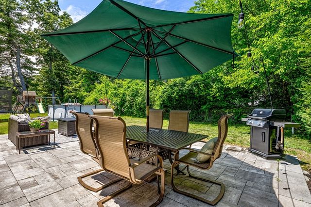 20 Mountain View St, South Hadley, MA 01075