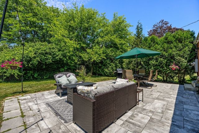 20 Mountain View St, South Hadley, MA 01075
