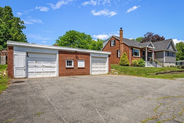 20 Mountain View St, South Hadley, MA 01075
