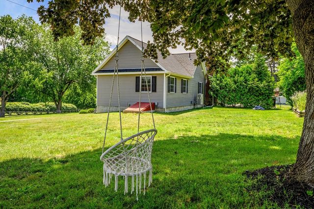 20 Mountain View St, South Hadley, MA 01075