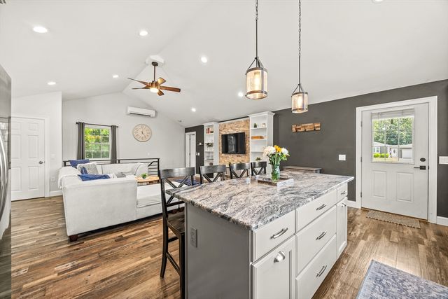 20 Mountain View St, South Hadley, MA 01075