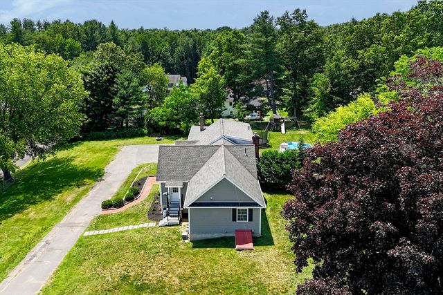 20 Mountain View St, South Hadley, MA 01075