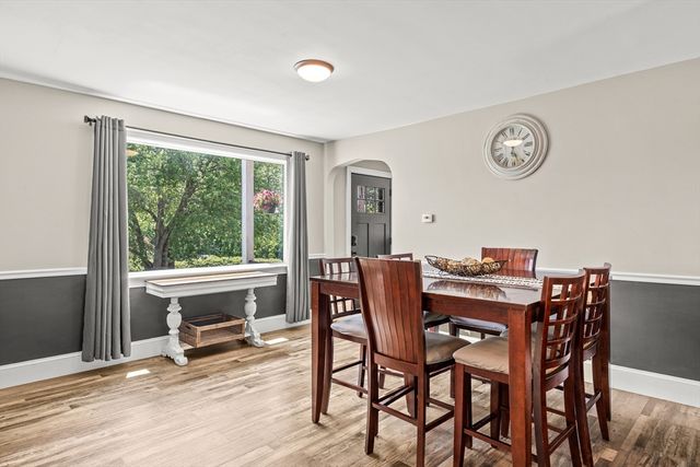 20 Mountain View St, South Hadley, MA 01075
