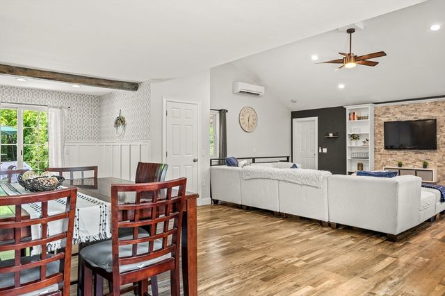 20 Mountain View St, South Hadley, MA 01075