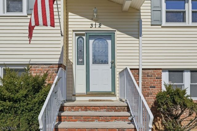 312 Hudson Ave, Hopatcong Boro, NJ 07843