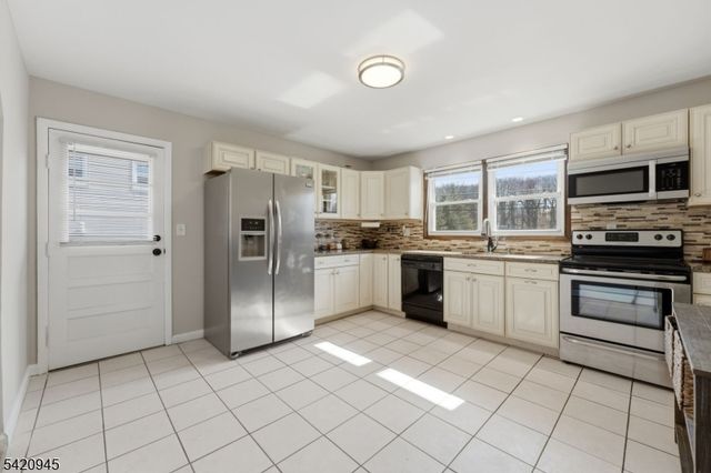 312 Hudson Ave, Hopatcong Boro, NJ 07843