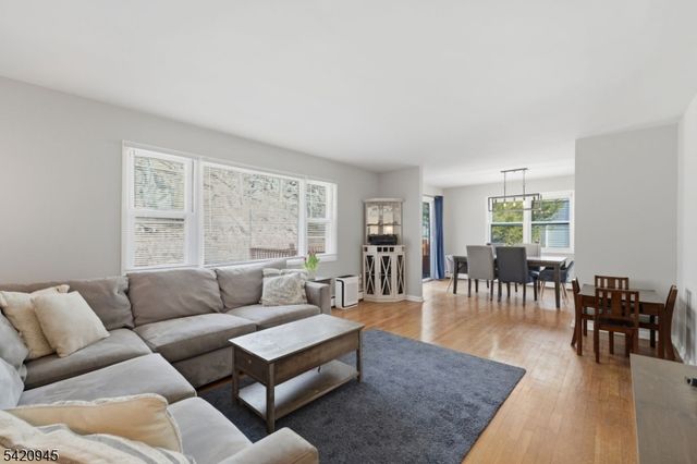 312 Hudson Ave, Hopatcong Boro, NJ 07843