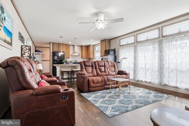 196 SHAWNEE AVE, Dover, PA 17315