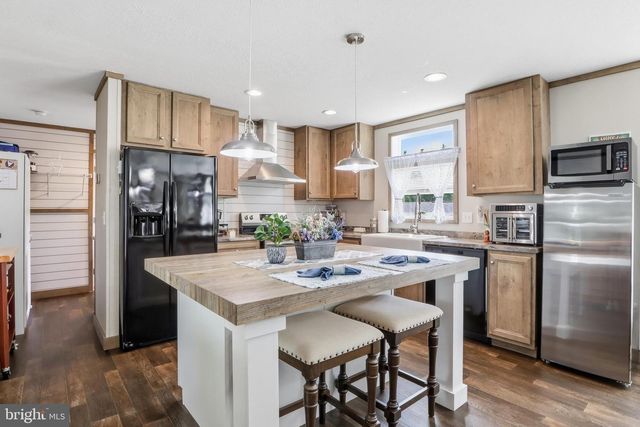 196 SHAWNEE AVE, Dover, PA 17315
