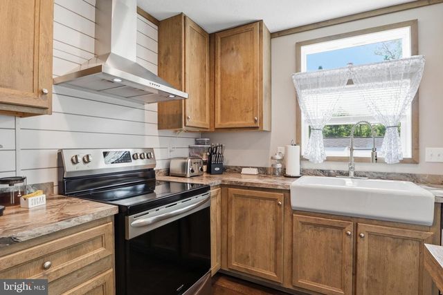196 SHAWNEE AVE, Dover, PA 17315